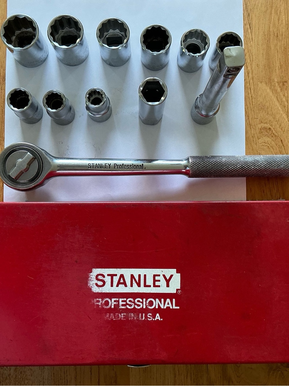 STANLEY Chrome 1/2” Knurled Ratcher and Socket Set - Red Case